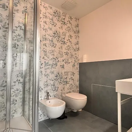 Mestre, New 3 With 3 Baths 公寓 *